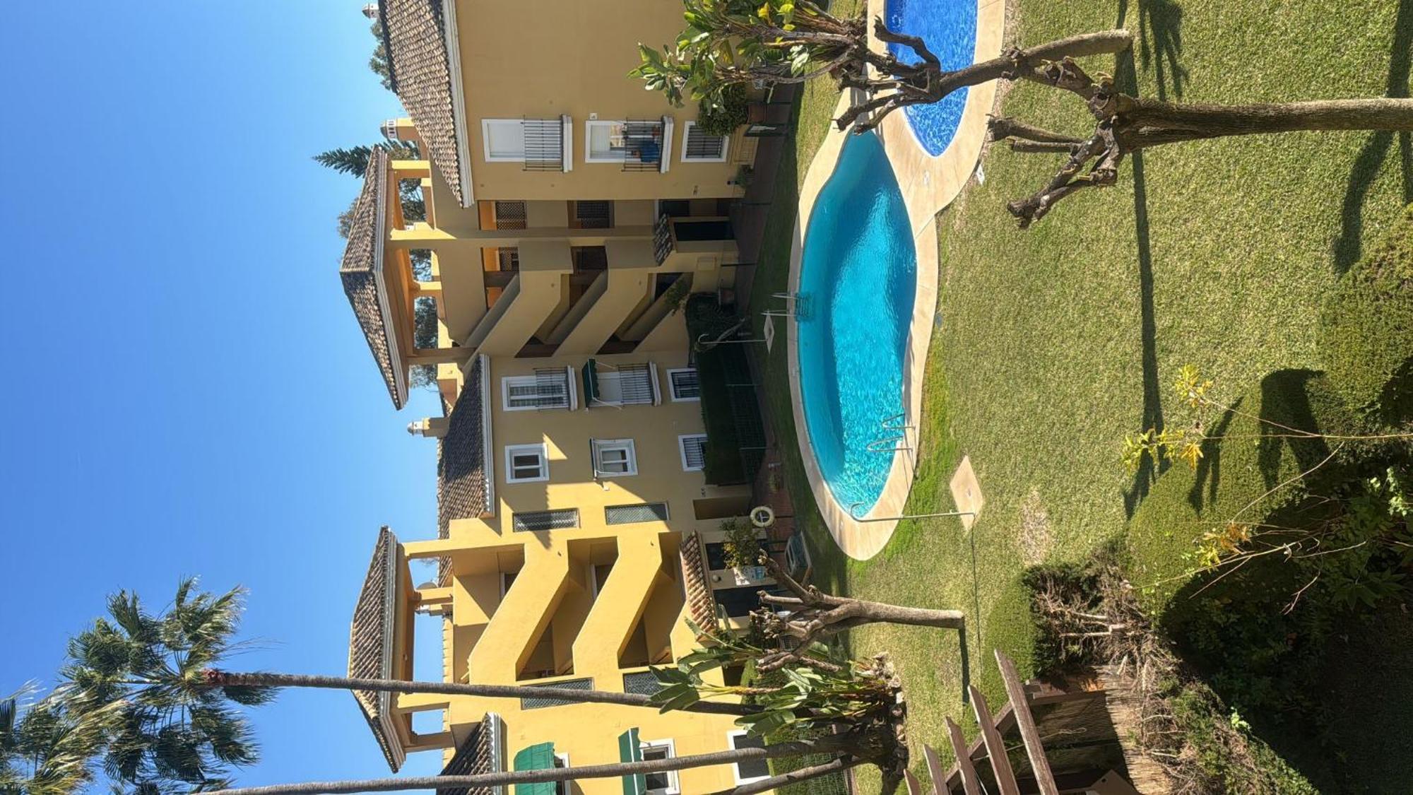 Room In Apartment - Room In Costa Del Sol 埃斯特波纳 外观 照片